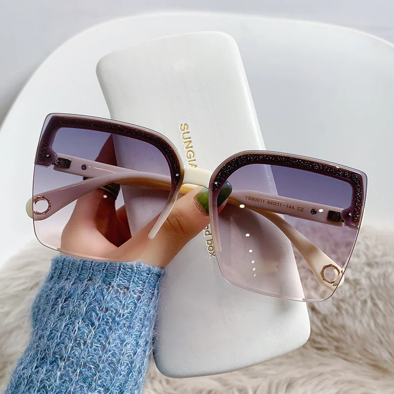 Duże okulary przeciwsłoneczne  – Vintage Fashion Enthusiasts recenzja i cena
